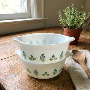 Two VTG 1959 Pyrex 472 Casserole Dishes Blue Green Leaf 1.5 Pint Used Like New